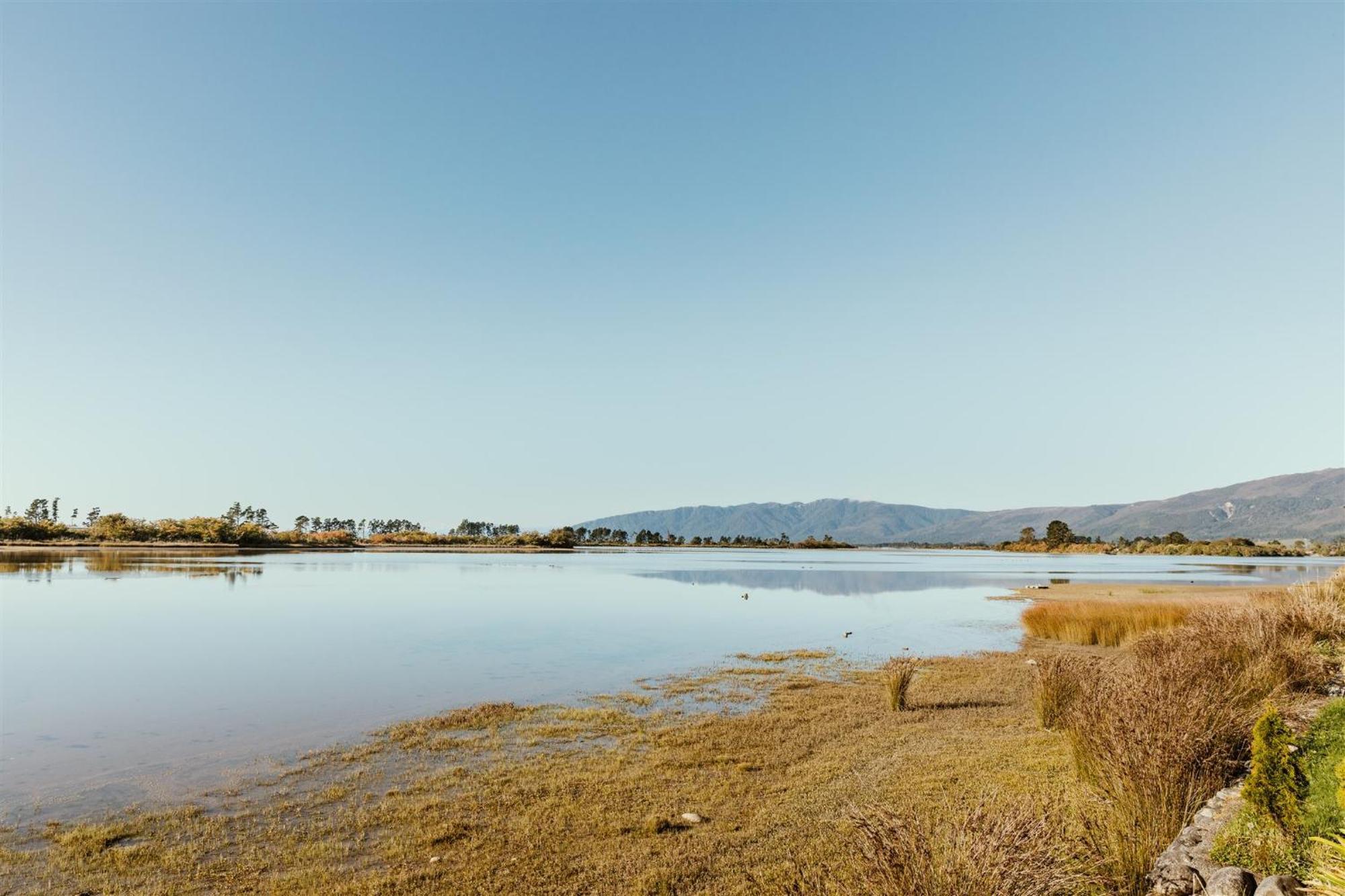 Waterfront Living Redefined Villa Westport Bagian luar foto